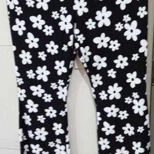 Leggings...No Boundaries... Black and White Floral